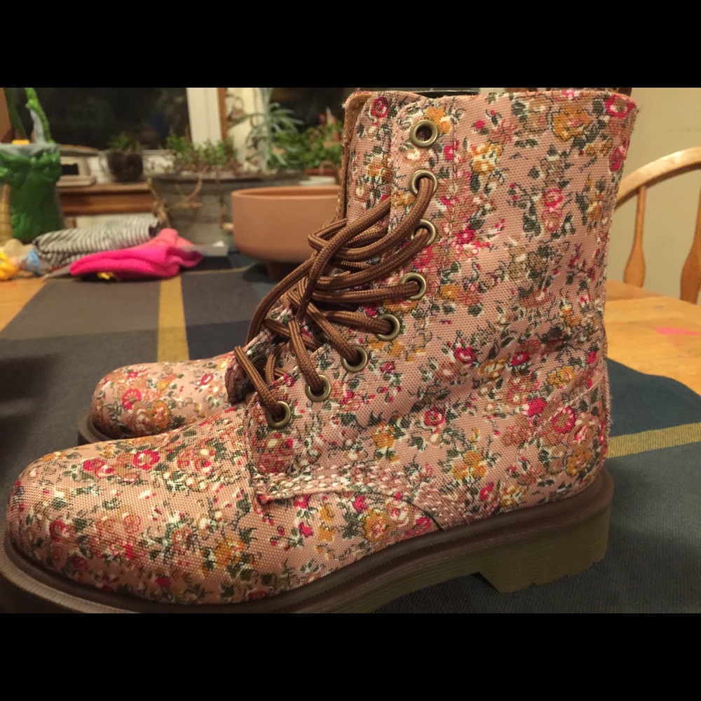 Dr. Martens Page boot